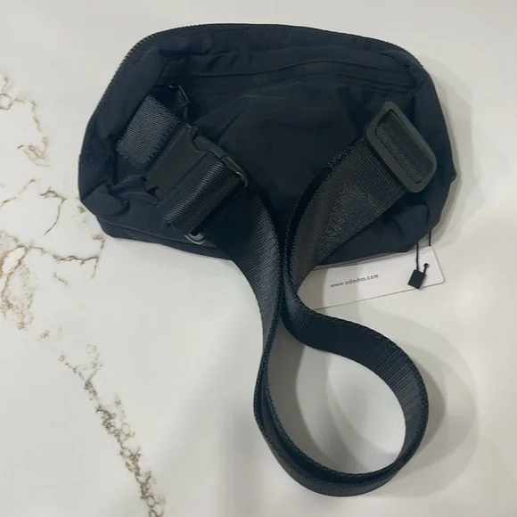 NWT Ododos Flawed Black Small Waist Bag - Picture 2 of 7